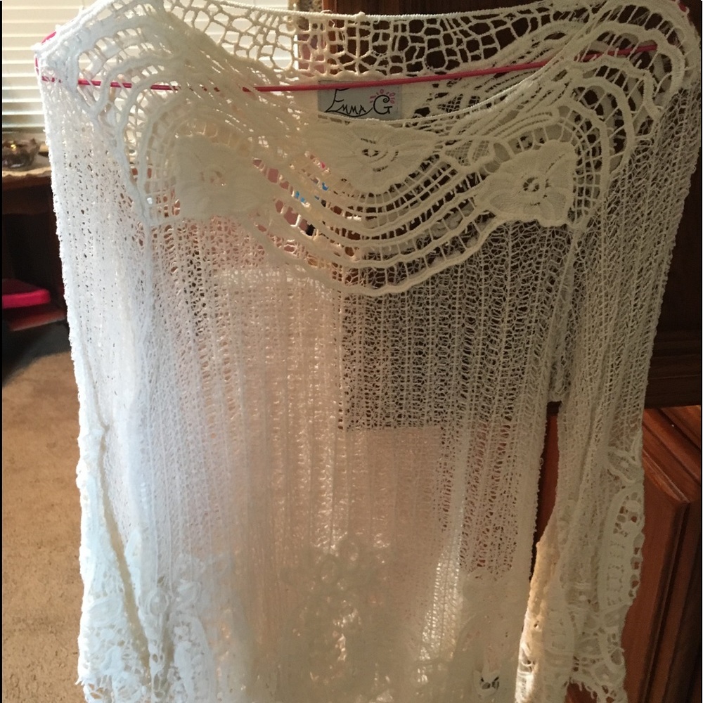 Lace boutique top. White size med.